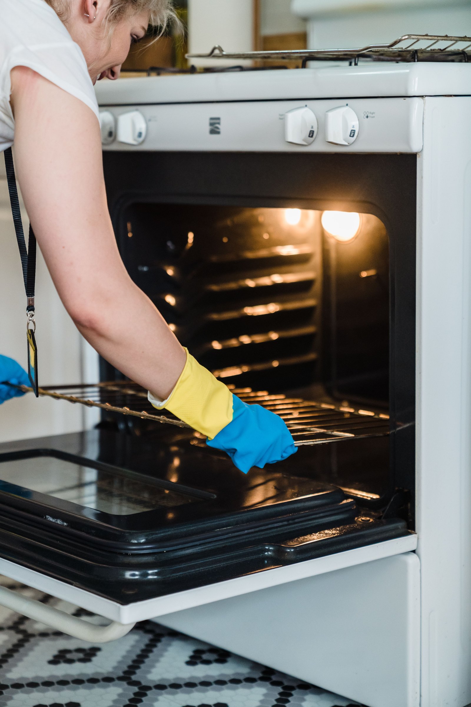 Detailed surface cleaning