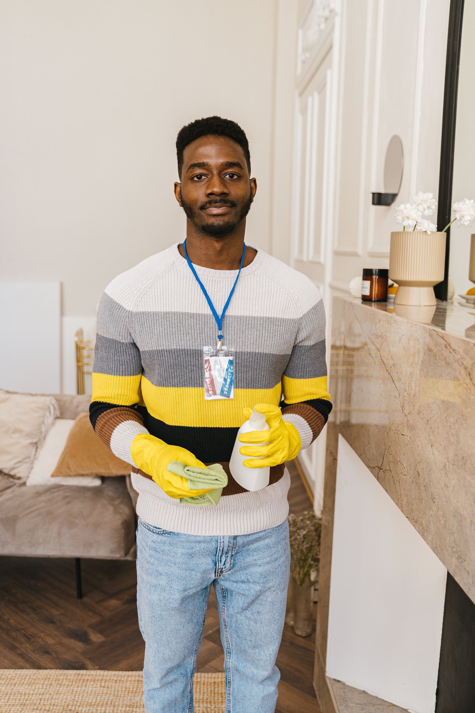 Cleanora cleaning professional